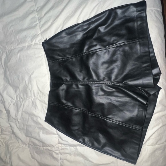 Meshki Leather Shorts - Picture 2 of 6